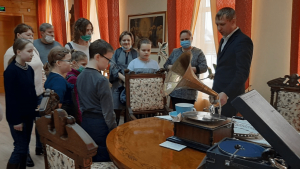 "Родина &mdash; это земля, где живёт твоя семья."