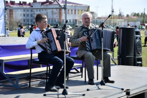 "Играй, баян - душа России".